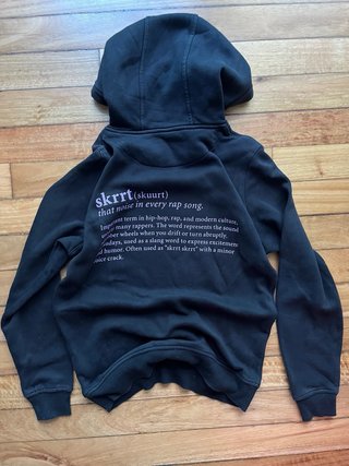 Sudadera Negra con Capucha