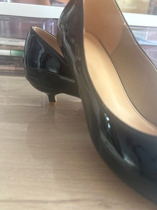 Zapatos negros brillantes (tipo charol)