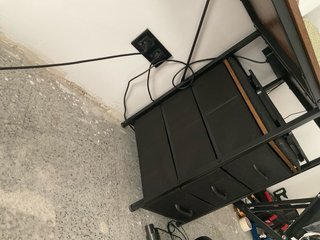 Escritorio con enchufes y USB