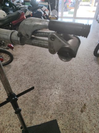 Potro de trabajo para bicicleta