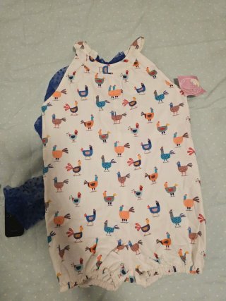 Peto niña estampado gallinas