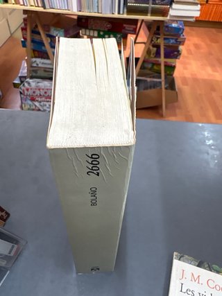 2666 (Spanish Edition) Primera edición
