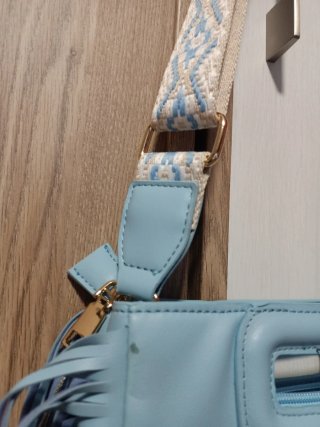 Bolso azul flecos nuevo con correa ajustable