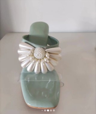 Sandalias tacón azul celeste con perlas