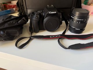 Fotocamera Canon EOS 250D con Lente e Borsa