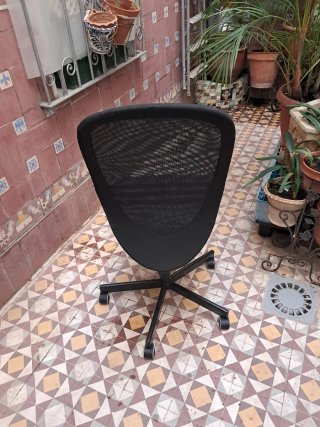 Silla de oficina negra
