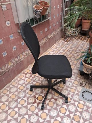 Silla de oficina negra