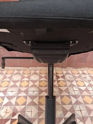 Silla de oficina negra
