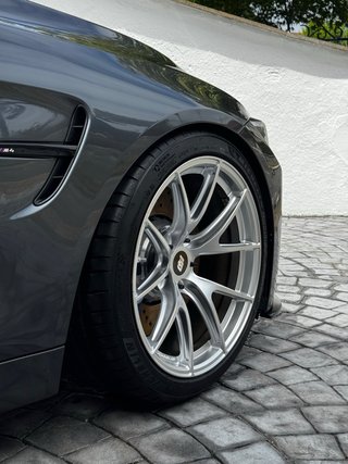 BMW M4 Mineral Grey
