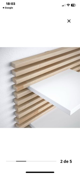Cabecero de cama de madera con estantes