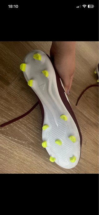 Zapatillas de tacos Adidas rojas y blancas