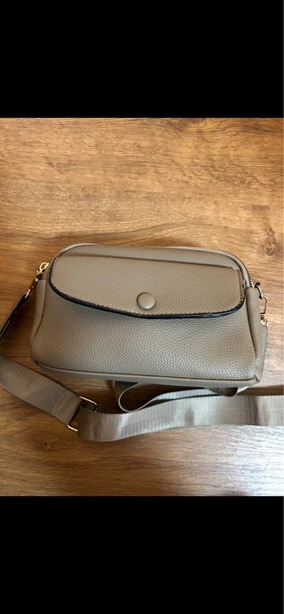 Lote de 2 bolsos de hombro + monedero de regalo.