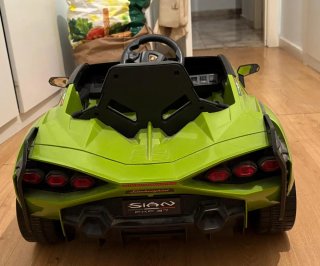 Lamborghini Aventador 2025