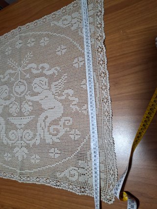 Centrino uncinetto bianco 63x56 cm