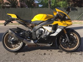 Yamaha R1 60th Aniversario