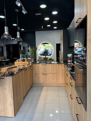 COCINA DE EXPOSICIÓN EN PERFECTO ESTADO