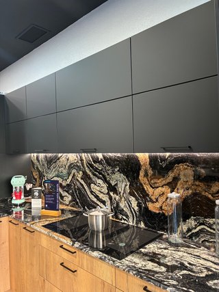 COCINA DE EXPOSICIÓN EN PERFECTO ESTADO