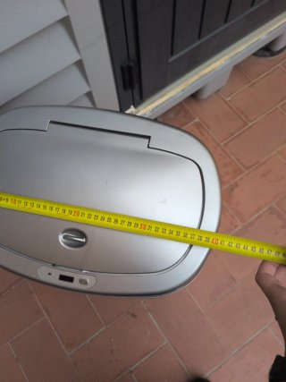 Cubo de basura plateado