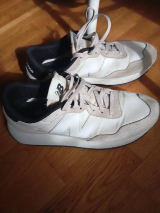 New Balance Bambas Beige y Blancas