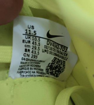 Botas 45,5, balón y espinilleras fútbol