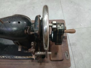 Máquina de coser Pfaff antigua
