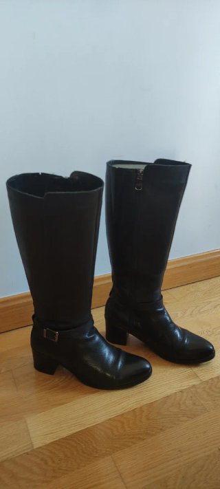 Botas de piel altas negras
