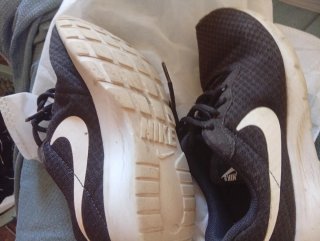 Nike Tanjun Talla 36.5. Nike Revolution 39.