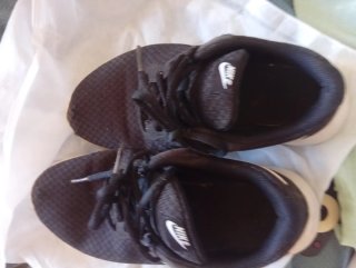 Nike Tanjun Talla 36.5. Nike Revolution 39.