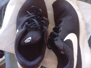 Nike Tanjun Talla 36.5. Nike Revolution 39.