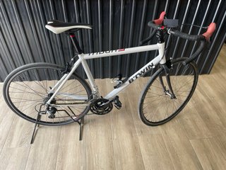 Bicicleta Btwin Blanca de carretera