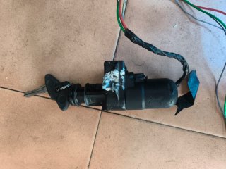 Cerradura asiento y Tapon de Gasolina BMW f650 gs