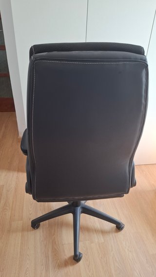 Silla de escritorio ergonómica negra