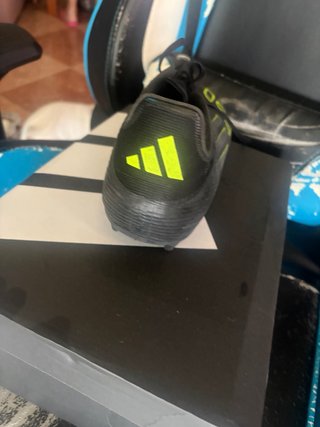 Botas de fútbol Adidas Negras y Verdes