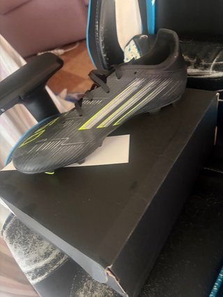 Botas de fútbol Adidas Negras y Verdes