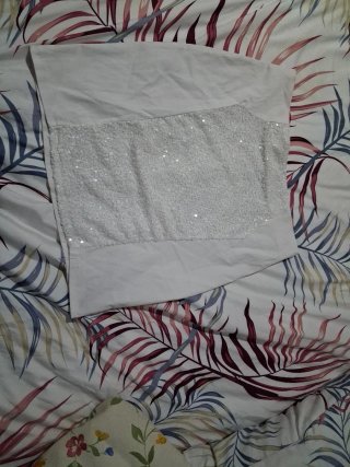 Falda blanca con lentejuelas