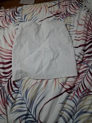 Falda blanca con lentejuelas