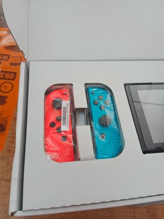 CONSOLA NINTENDO SWITCH 2020 CON ACCESSORI
