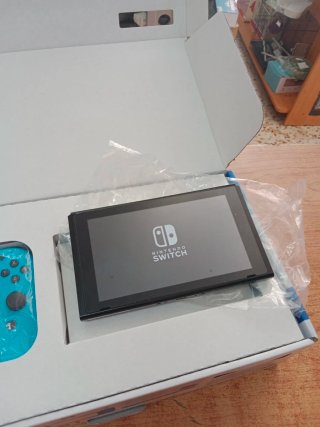 CONSOLA NINTENDO SWITCH 2020 CON ACCESSORI