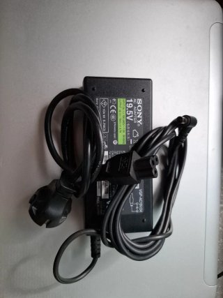 Cargador Sony 19.5V ADP-90MH B VGP-AC19V24