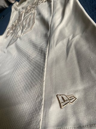 Camiseta tirantes New Era beige talla XS