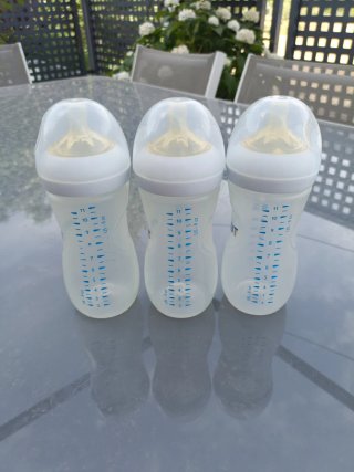Lote Biberones, Medidor Leche, Vasito y Botella