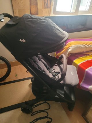 Cochecito de bebé Joie plegable