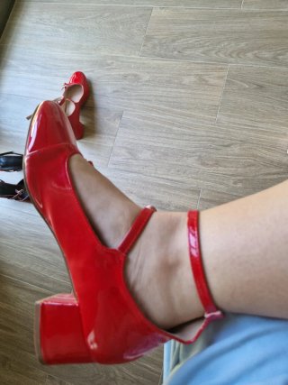 Zapatos rojos charol tacón