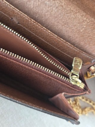 Cartera Louis Vuitton con cadena