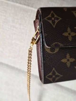 Cartera Louis Vuitton con cadena