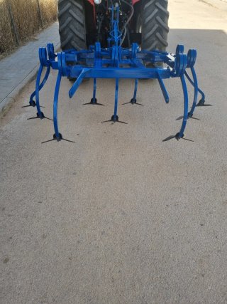 Cultivador hidráulico azul