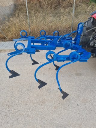 Cultivador hidráulico azul