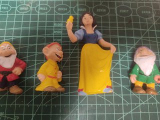 Lote Figuras Disney Blancanieves y 7 Enanitos