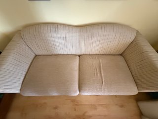 Sofá de 3 plazas beige y blanco