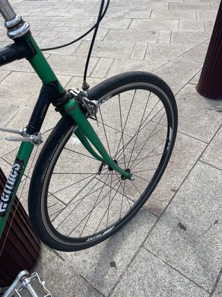 Bicicleta carretera vintage verde